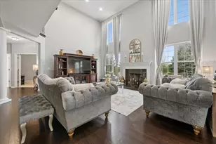 5423 Swan Cir, Hoffman Estates, IL 60192 - Photo 8