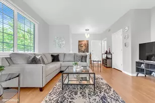 2952 Waters Edge Cir, Aurora, IL 60504 - Photo 6