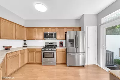 2952 Waters Edge Circle #2952, Aurora, IL 60504 - Photo 16