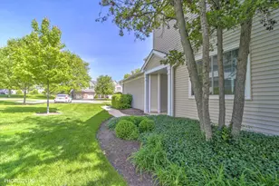 2952 Waters Edge Cir, Aurora, IL 60504 - Photo 48
