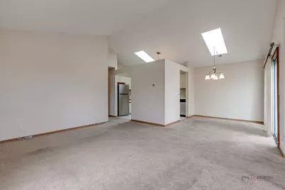 614 Le Parc Circle #22-2, Buffalo Grove, IL 60089 - Photo 8