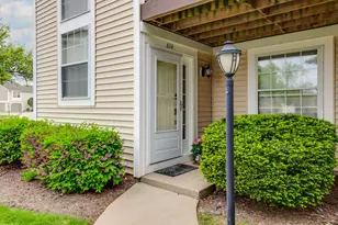 614 Le Parc Cir, Buffalo Grove, IL 60089 - Photo 2