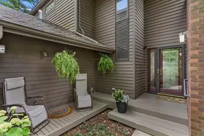905 Barclay Court, Champaign, IL 61821 - Photo 4