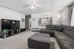 34 S Rosedale Ave, Aurora, IL 60506 - Photo 4