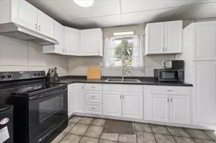 34 S Rosedale Ave, Aurora, IL 60506 - Photo 6