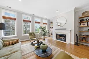 367 W Superior St, Chicago, IL 60654 - Photo 6