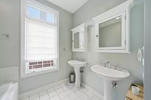 367 W Superior St, Chicago, IL 60654 - Photo 20