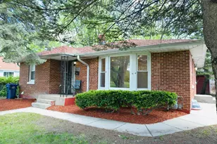 1325 Glenn Dr, North Chicago, IL 60064 - Photo 2