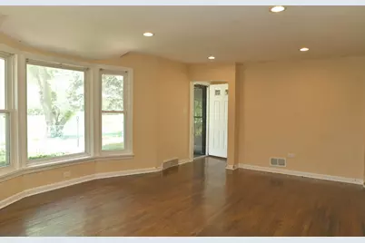1325 Glenn Drive, North Chicago, IL 60064 - Photo 4
