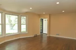 1325 Glenn Dr, North Chicago, IL 60064 - Photo 4