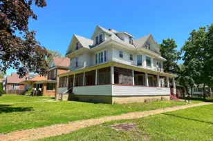 319 S Monroe St, Streator, IL 61364 - Photo 1