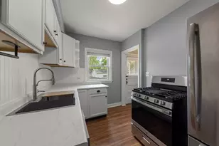 109 S Hudson St, Westmont, IL 60559 - Photo 10