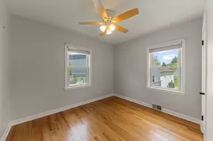 109 S Hudson St, Westmont, IL 60559 - Photo 14