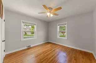 109 S Hudson St, Westmont, IL 60559 - Photo 12
