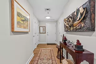 250 E Pearson St, Chicago, IL 60611 - Photo 16