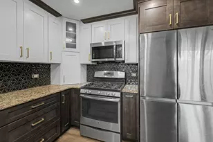 1903 N Evergreen Ave, Arlington Heights, IL 60004 - Photo 8
