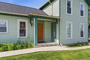 327 Silver St, Elgin, IL 60123 - Photo 4