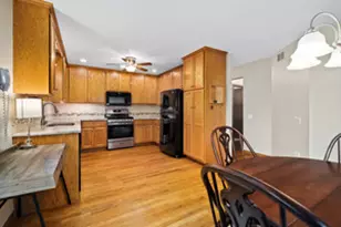 213 Fox Run Dr, Elwood, IL 60421 - Photo 10