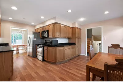 146 Millbrook Lane, Wilmette, IL 60091 - Photo 6