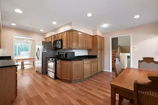 146 Millbrook Ln, Wilmette, IL 60091 - Photo 6