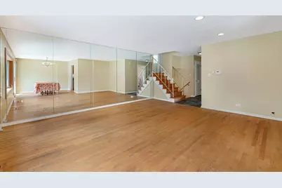 146 Millbrook Lane, Wilmette, IL 60091 - Photo 4