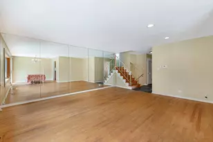 146 Millbrook Ln, Wilmette, IL 60091 - Photo 4