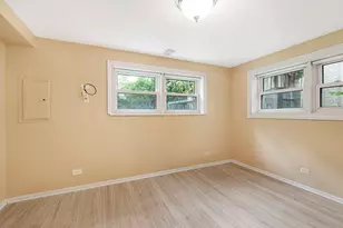 146 Millbrook Ln, Wilmette, IL 60091 - Photo 14
