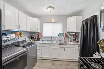 3852 Marquette Street, Davenport, IA 52806 - Photo 6