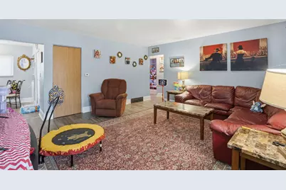 3852 Marquette Street, Davenport, IA 52806 - Photo 4