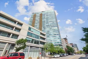 1720 Maple Ave, Evanston, IL 60201 - Photo 1