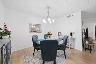 9514 S Kilbourn Ave, Oak Lawn, IL 60453 - Photo 4
