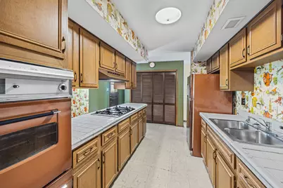538 Maple Lane, Darien, IL 60561 - Photo 2