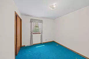 538 Maple Ln, Darien, IL 60561 - Photo 6