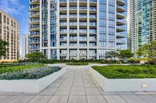 1235 S Prairie Ave, Chicago, IL 60605 - Photo 2