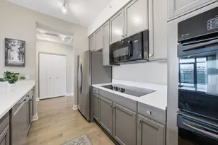 1235 S Prairie Ave, Chicago, IL 60605 - Photo 16