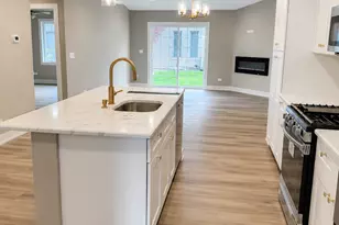 9041 111 St, Palos Hills, IL 60465 - Photo 6