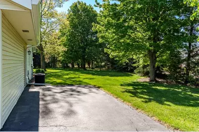 984 Rockhampton Drive, Rockford, IL 61102 - Photo 4