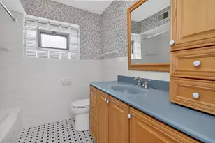 924 S Hillcrest Ave, Elmhurst, IL 60126 - Photo 18