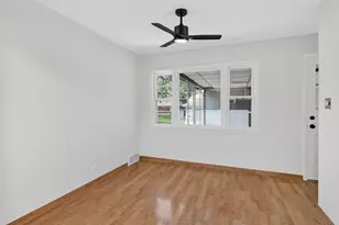 924 S Hillcrest Ave, Elmhurst, IL 60126 - Photo 12