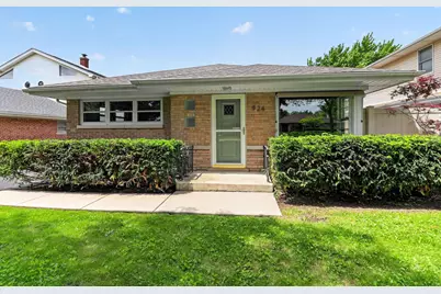 924 S Hillcrest Avenue, Elmhurst, IL 60126 - Photo 1