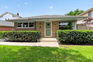 924 S Hillcrest Ave, Elmhurst, IL 60126 - Photo 1
