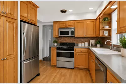 924 S Hillcrest Avenue, Elmhurst, IL 60126 - Photo 10