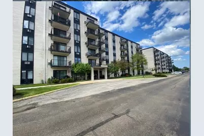 9098 W Terrace Drive #4L, Niles, IL 60714 - Photo 2