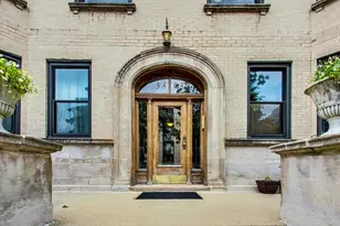 3808 N Pine Grove Ave, Chicago, IL 60613 - Photo 2