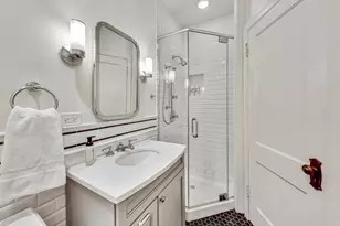 3808 N Pine Grove Ave, Chicago, IL 60613 - Photo 16