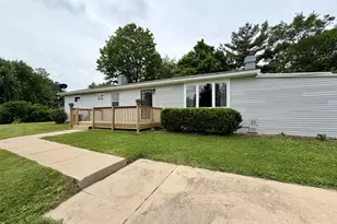 19721 US 150 Hwy, Bloomington, IL 61705 - Photo 2