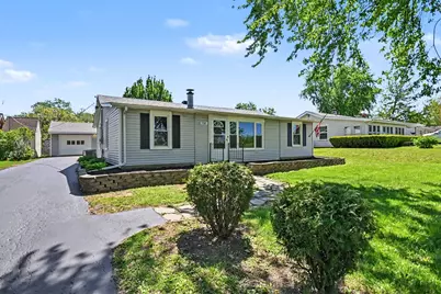 710 S Loucks Street, Aurora, IL 60505 - Photo 2