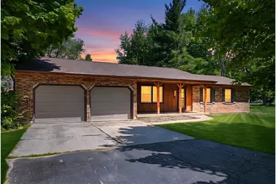 5645 S Beebe Drive, Rochelle, IL 61068 - Photo 2