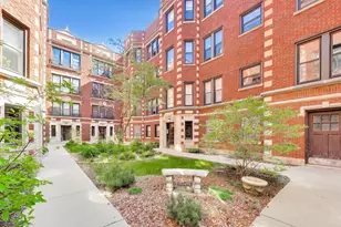 918 W Ainslie St, Chicago, IL 60640 - Photo 4