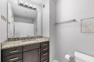 340 W Superior St, Chicago, IL 60654 - Photo 16